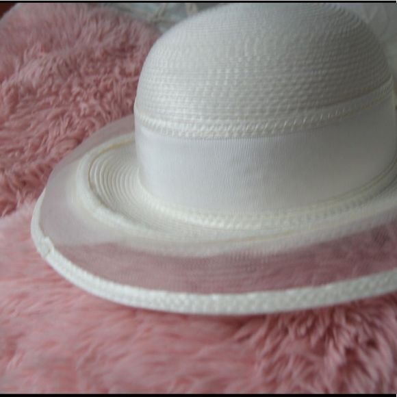 Vintage white woven mesh hat with crystal decorations and bow with accents - Picture 11 of 15